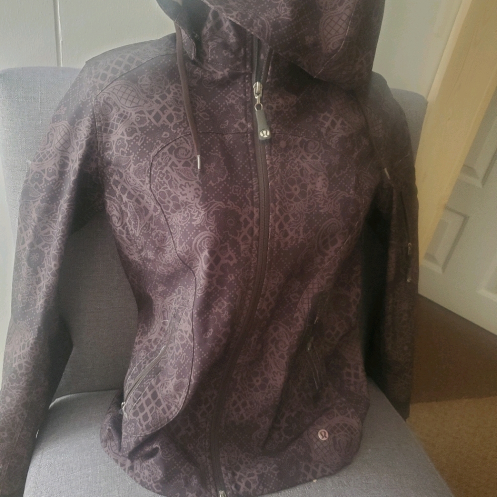 Lululemon  little jacket size 6